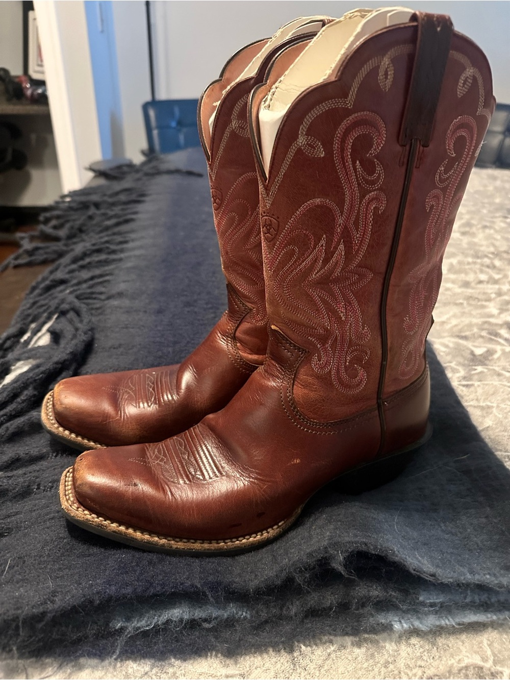 Ariat Chestnut Brown Embroidered Western Cowboy Boots